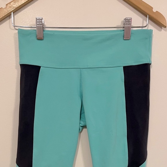 Alo Yoga Mint Gray Mesh Cropped Leggings XS